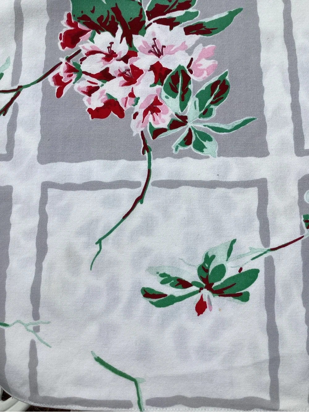 Vintage Floral Red & Green Table Square